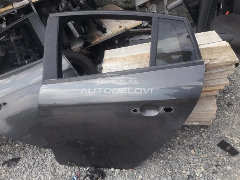 Fiat bravo dvojka zadnja leva vrata u sivoj 284 boji
