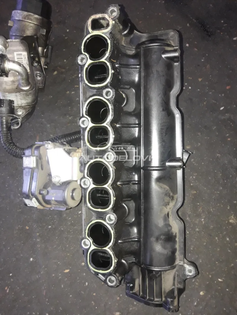 Alfa romeo 159 2.0 multi jet plasticna usisna grana