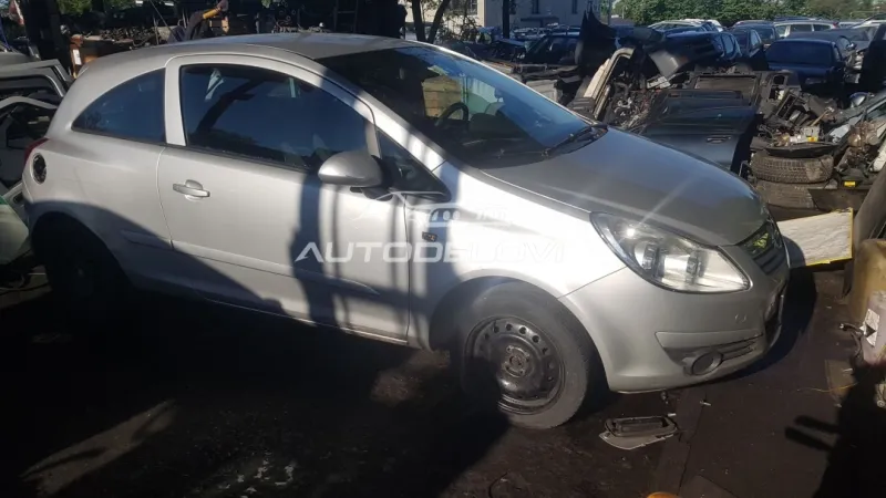 Corsa d 1.2 twinport polovni delovi