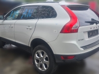 Volvo xc60 2 4d polovni delovi 