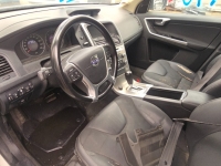 Volvo xc60 2 4d polovni delovi 
