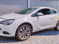 Opel astra j gtc polovni delovi a17dts