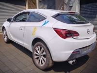 Opel astra j gtc polovni delovi a17dts